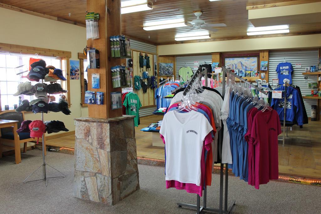 Whitney Portal Hotel And Hostel Lone Pine Εξωτερικό φωτογραφία